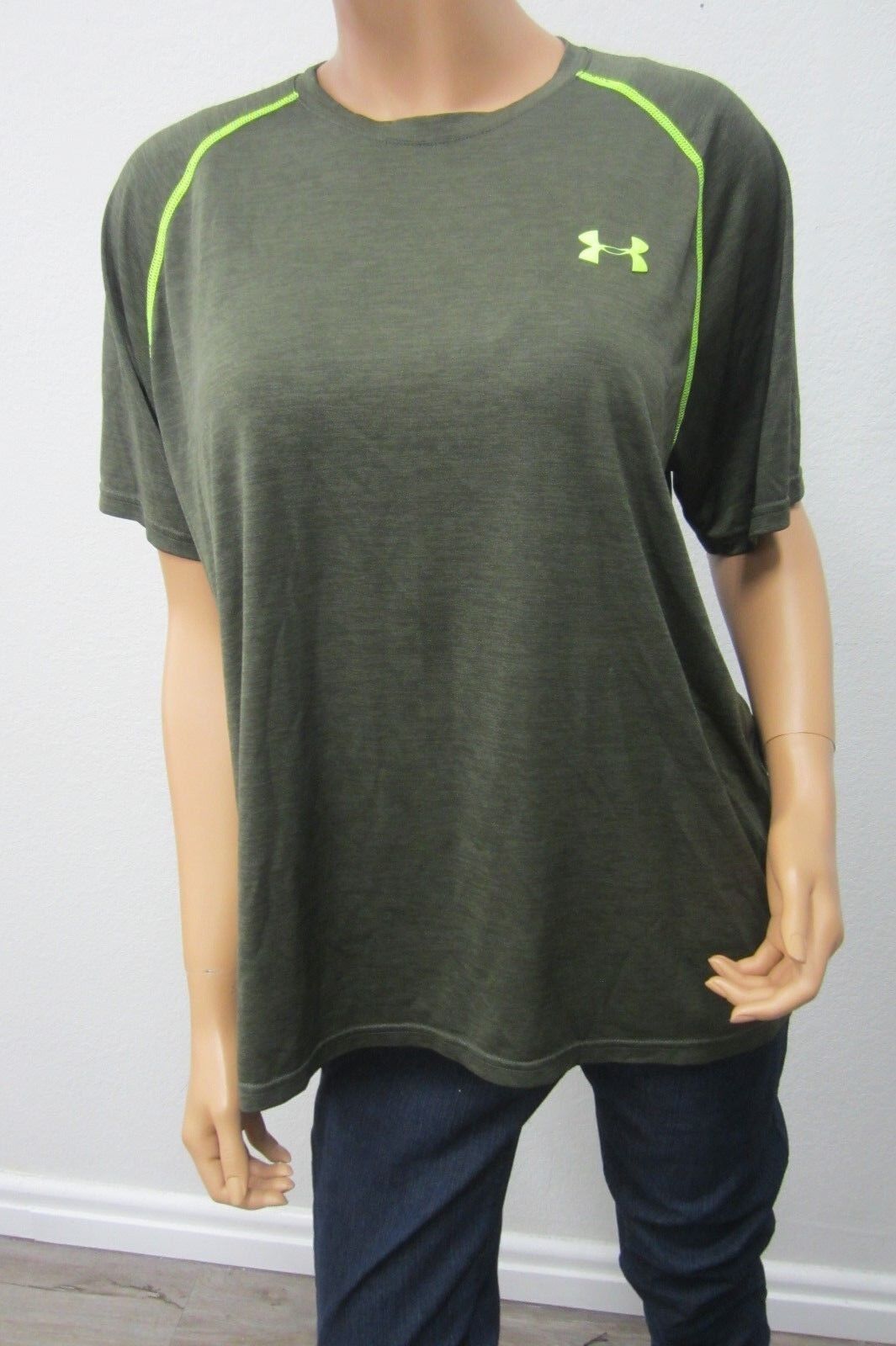 NWOT UNDER ARMOUR HEAT GEAR LADIES  LOOSE FIT ATHLETIC TOP LOGO Size Large