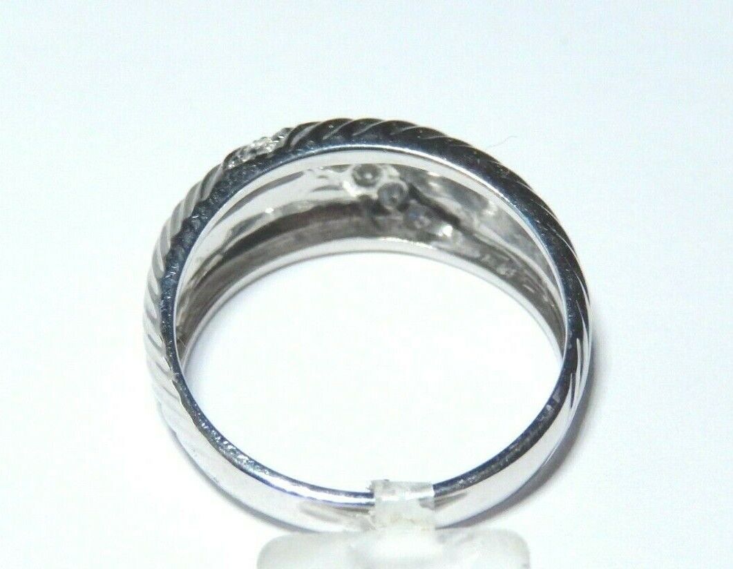 *NWT* Sparkling Ladies 14k White Gold 1/5CT VS Diamond Domed & Ribbed Band Ring