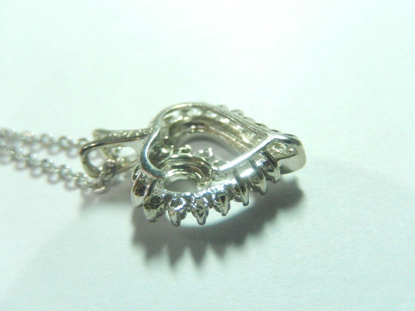 *VINTAGE*  10K White Gold 1/4CT 25 Diamond Heart Pendant w/18"chain