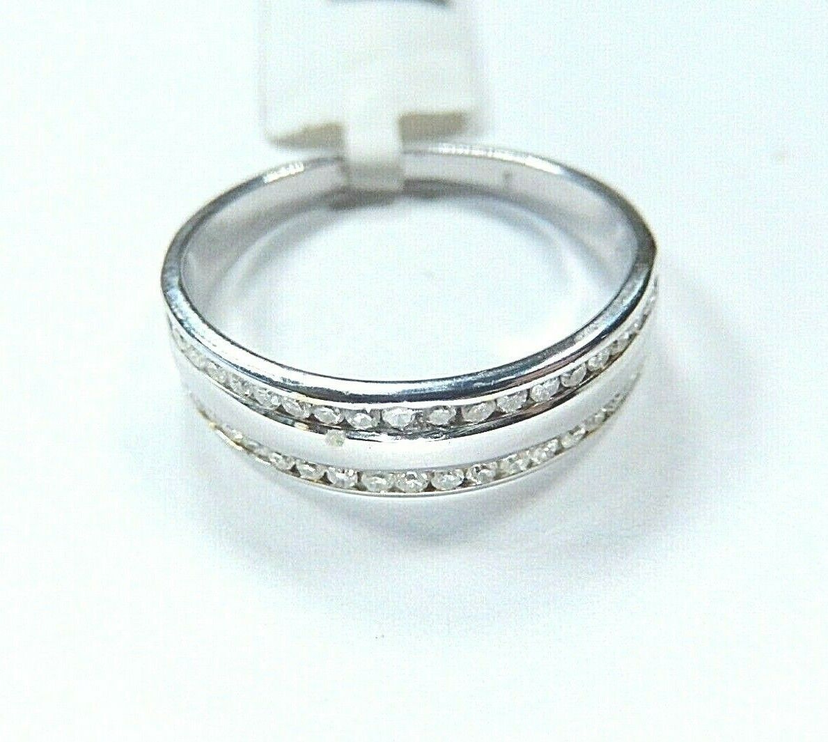 *NWT* 14k White Gold .33ct - 33 Natural Diamond 5mm Band Ring Size 7.25