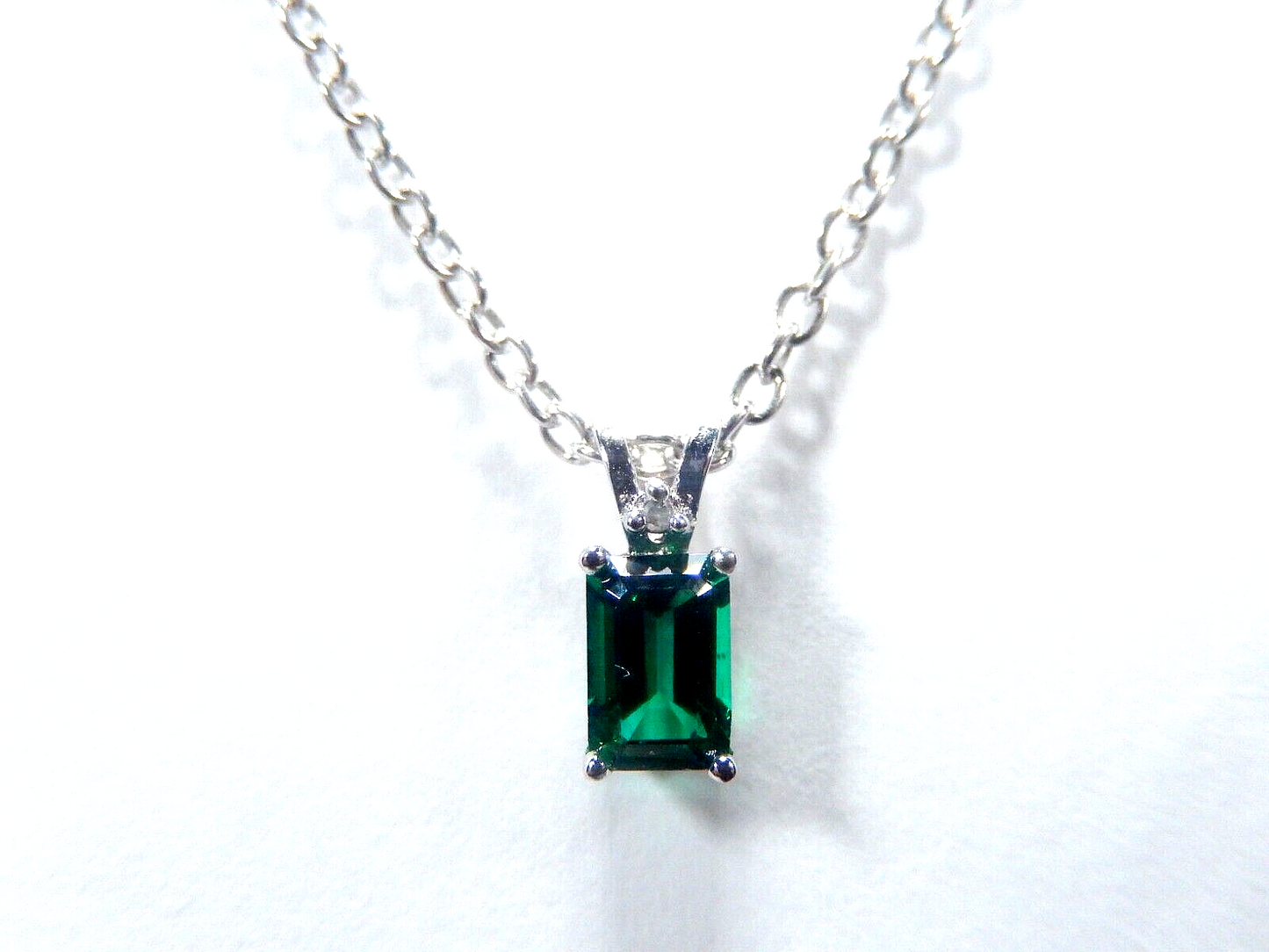 10K White Gold 3/4CT Lab Created Emerald Pendant w/18" chain