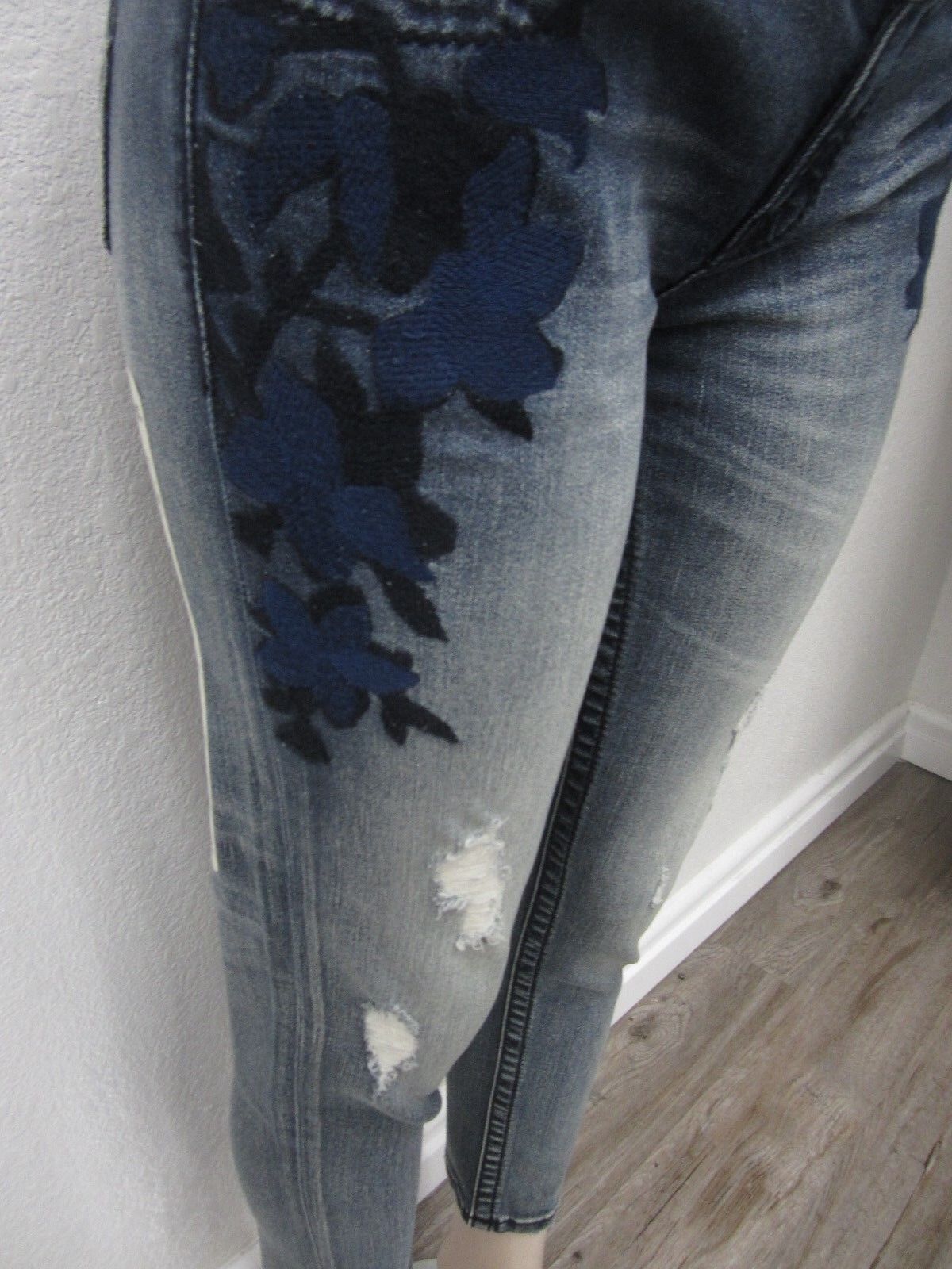 NWT MISS ME Embroidered Signature Skinny Ankle Jeans JP7668AK  Size W29 X L27