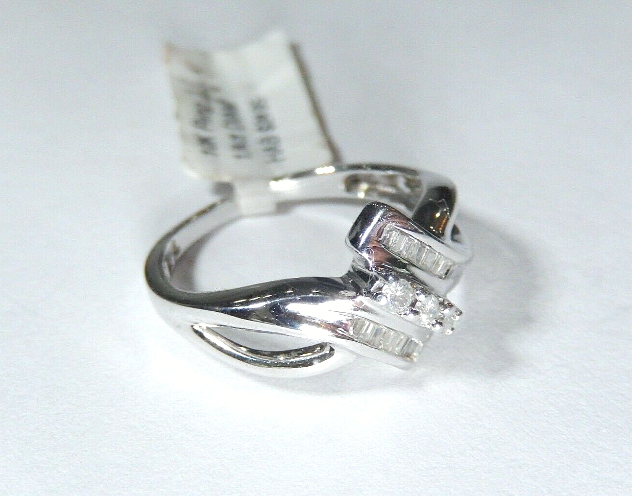 *NWT* 10k White Gold .25 CT Baguette & Round Diamond Bypass Band Ring Sz 7.25