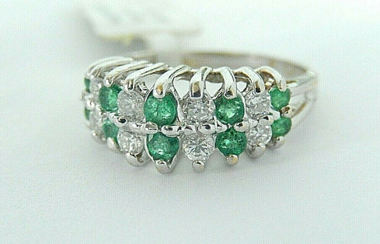14k White Gold Round 1.00 CTW Green Emerald And Round Diamond Band Ring Size 7