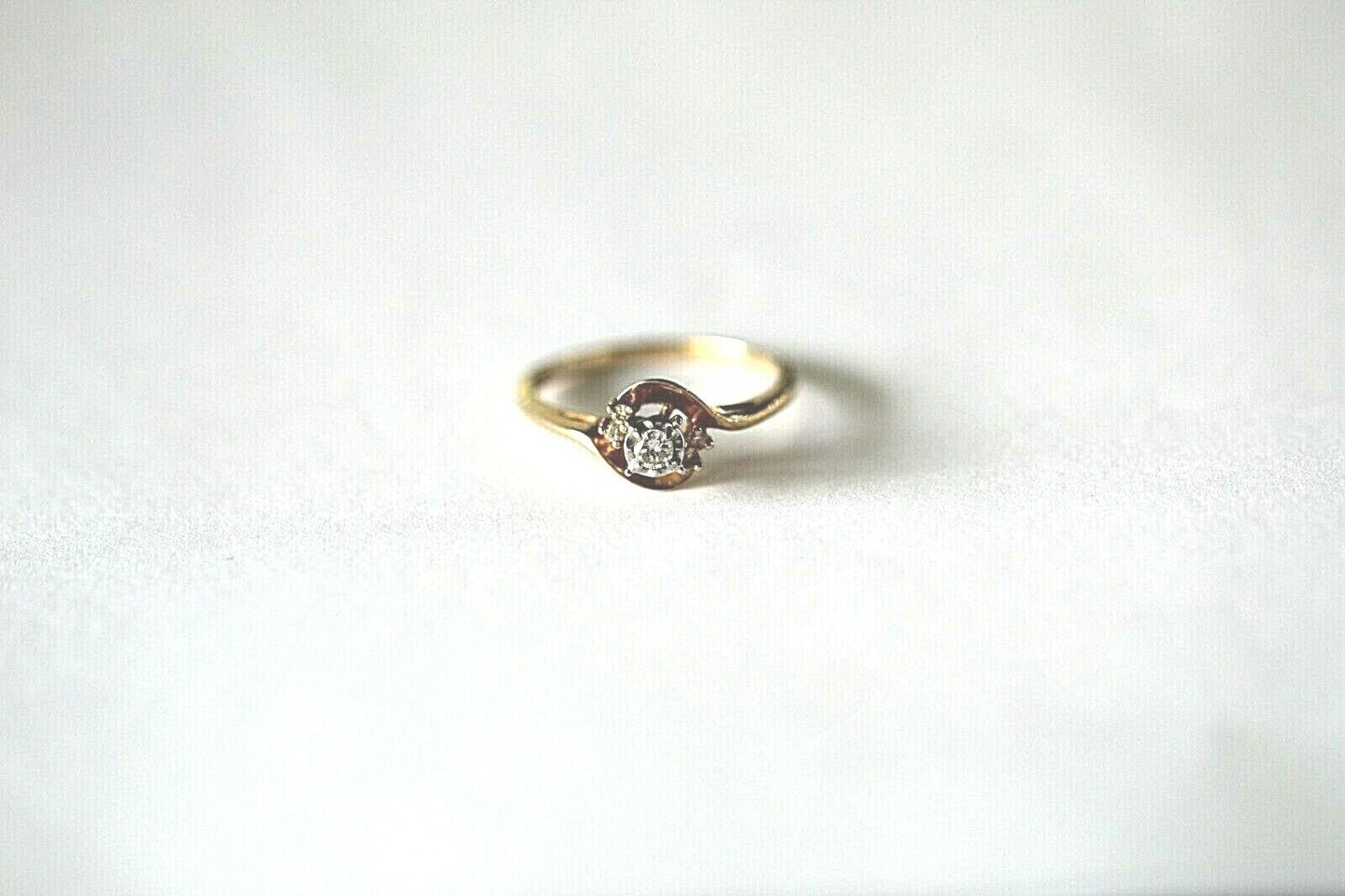 *VINTAGE*  14k Yellow Gold Natural Round Diamond Solitaire Engagement Ring Sz 8
