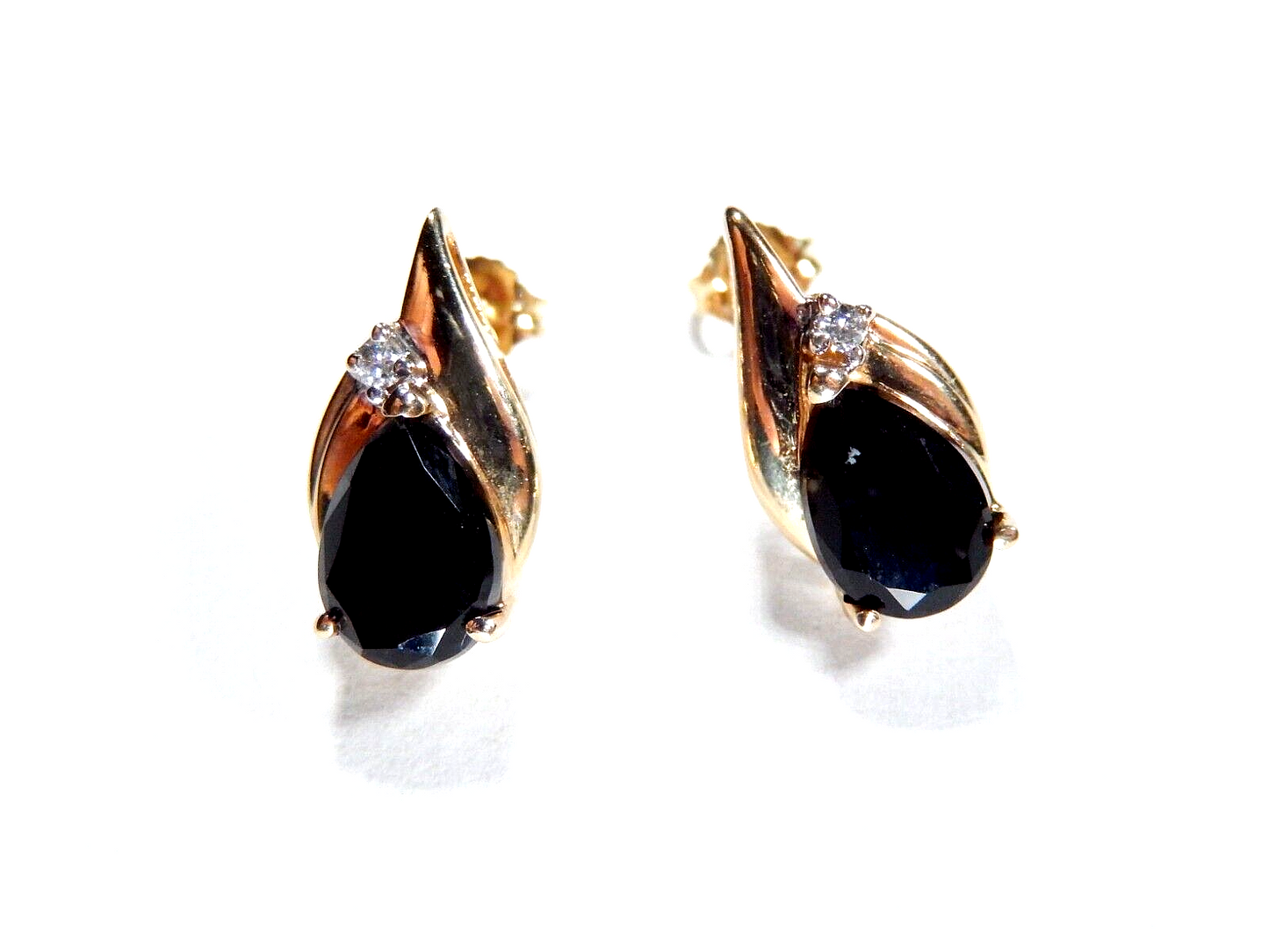 *VINTAGE*  14k Yellow Gold Pear Shape Black Onyx & Diamond Earrings 18mm x 9mm
