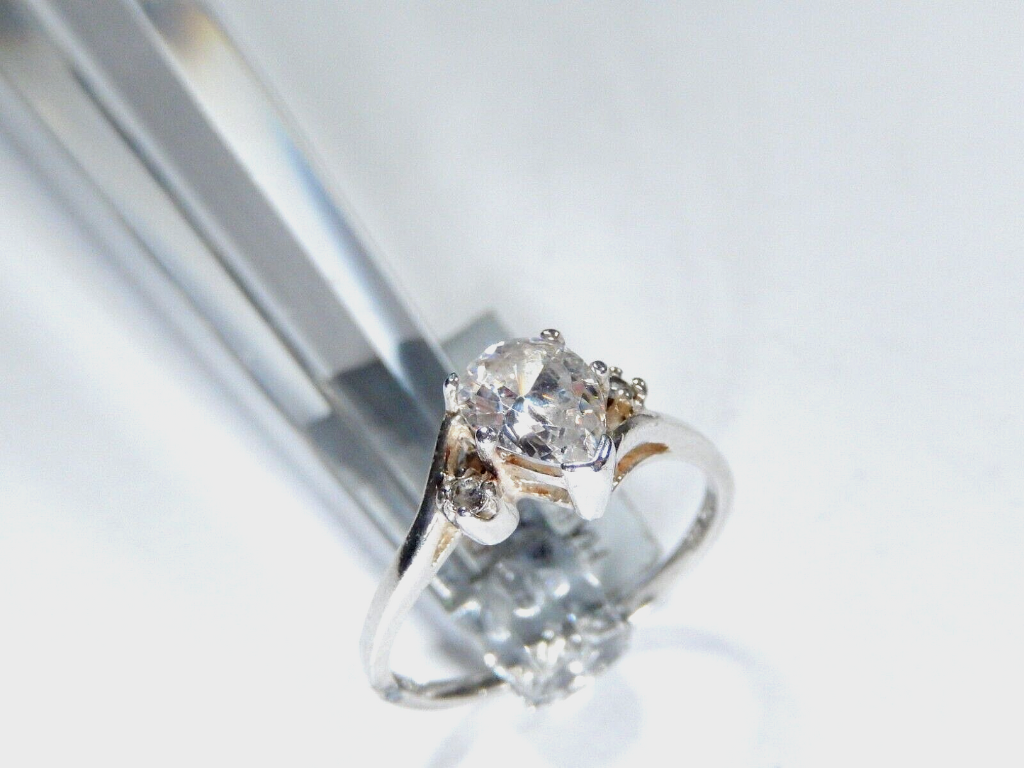 *VINTAGE*  Sterling Silver 1.00 CT Pear CZ Solitaire With Accent Stones Sz 8.75