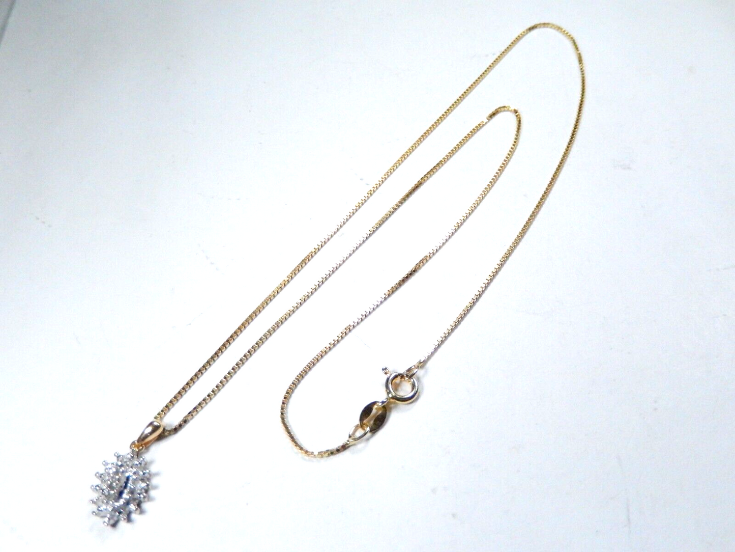 *VINTAGE* Two Tone  10K Yellow Gold & Diamond Cluster Burst Pendant w/18"chain