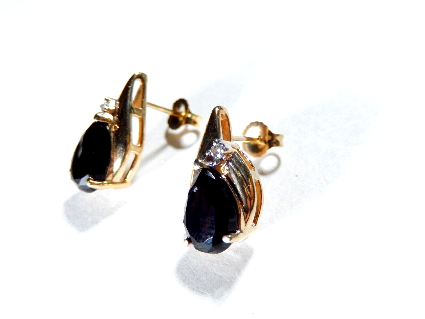 *VINTAGE*  14k Yellow Gold Pear Shape Black Onyx & Diamond Earrings 18mm x 9mm