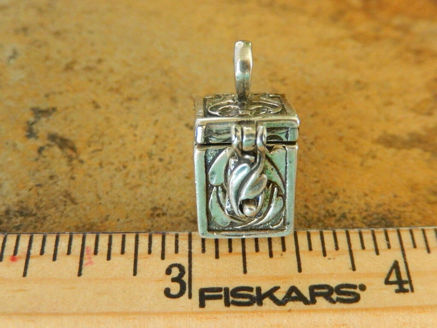 Vintage*Art Nouveau Sterling Silver Repoussé Prayer Box Locket Pendant 8.25 gm
