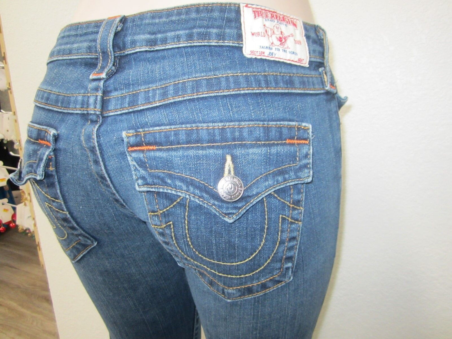 AUTHENTIC NICE Pre Owned  True Religion Ladies Joey Jeans Size 28 x 32 Inseam