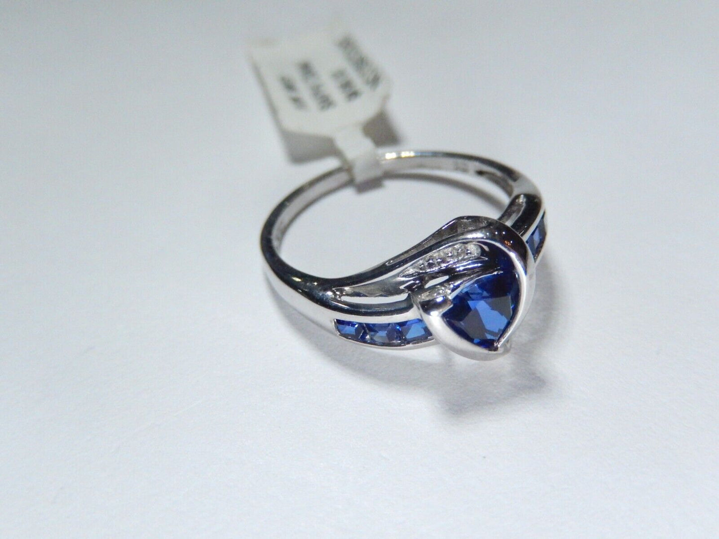 *NWT* 10k White Gold Lab Created Trillion Sapphire And Diamond Ring Size 7.25