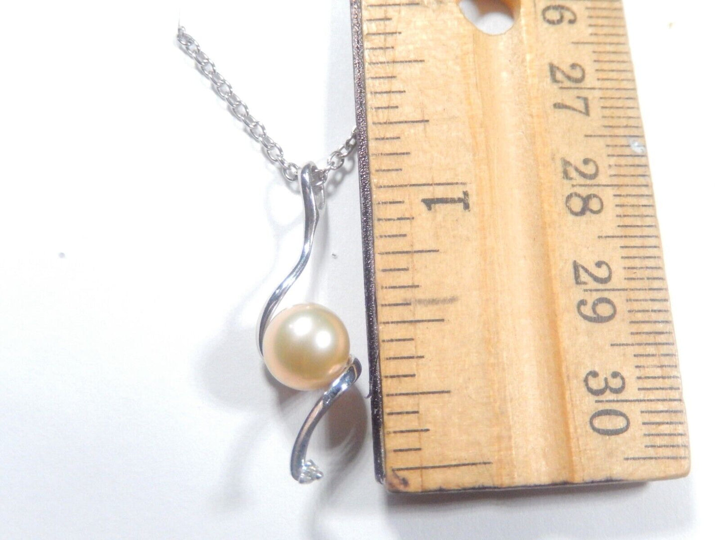 *VINTAGE* 14k White 7.5mm Golden Pearl And Diamond Pendant w/18"chain