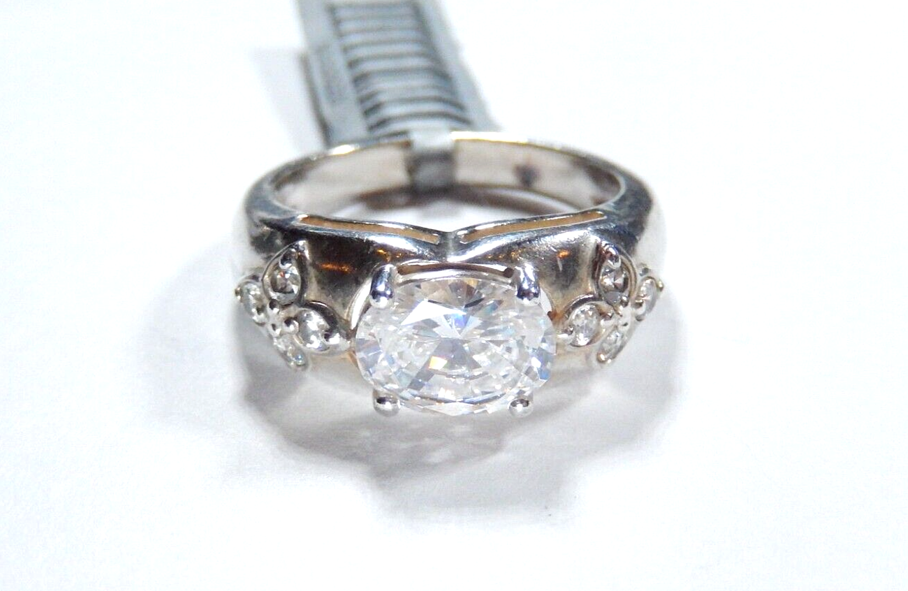 *VINTAGE* Sterling Silver 2.00 CT Oval CZ Womens Wedding/Engagement Ring Sz 7.75