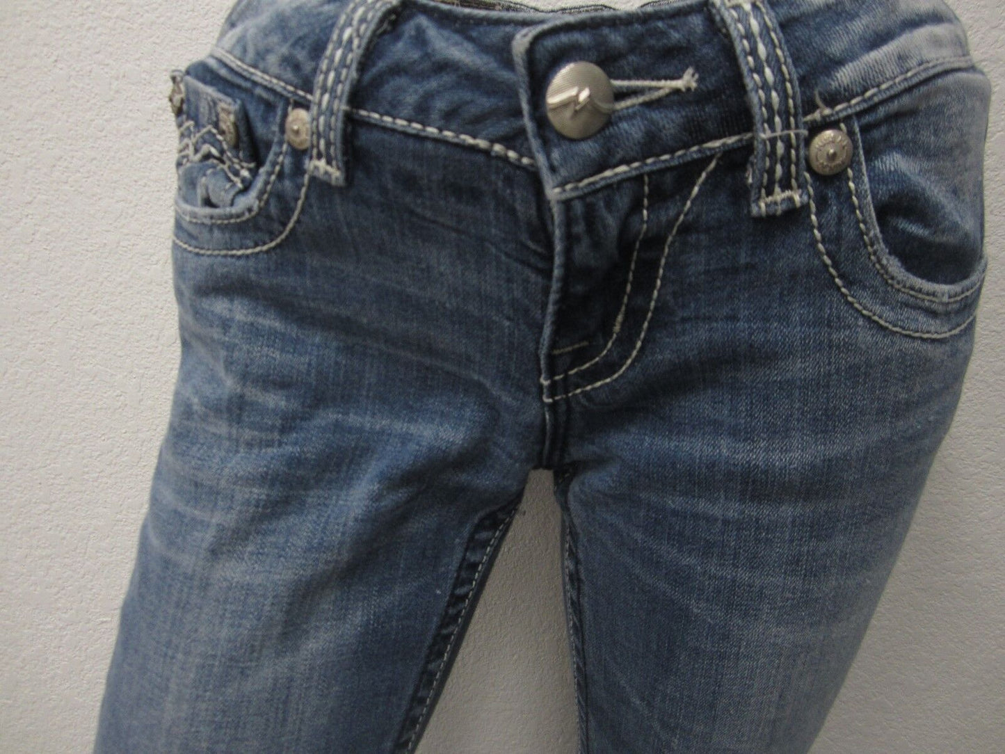 VERY NICE Miss Me JD1038B Low Rise Stretch Boot Cut Jeans Women's Sz 26 X 34"