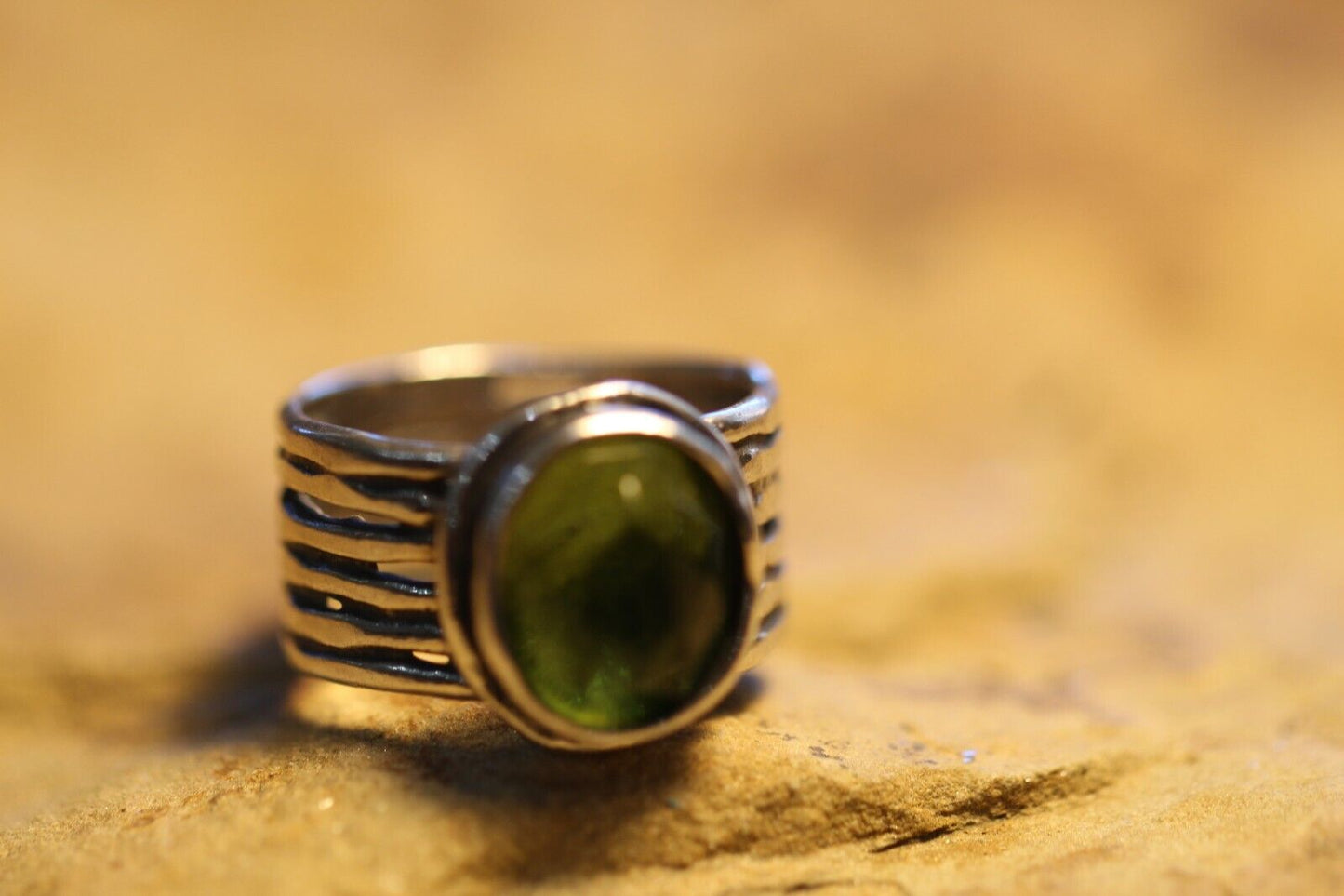 *VINTAGE* Silpada Green Stone Ring Wide Band Sterling Silver Size 8.25