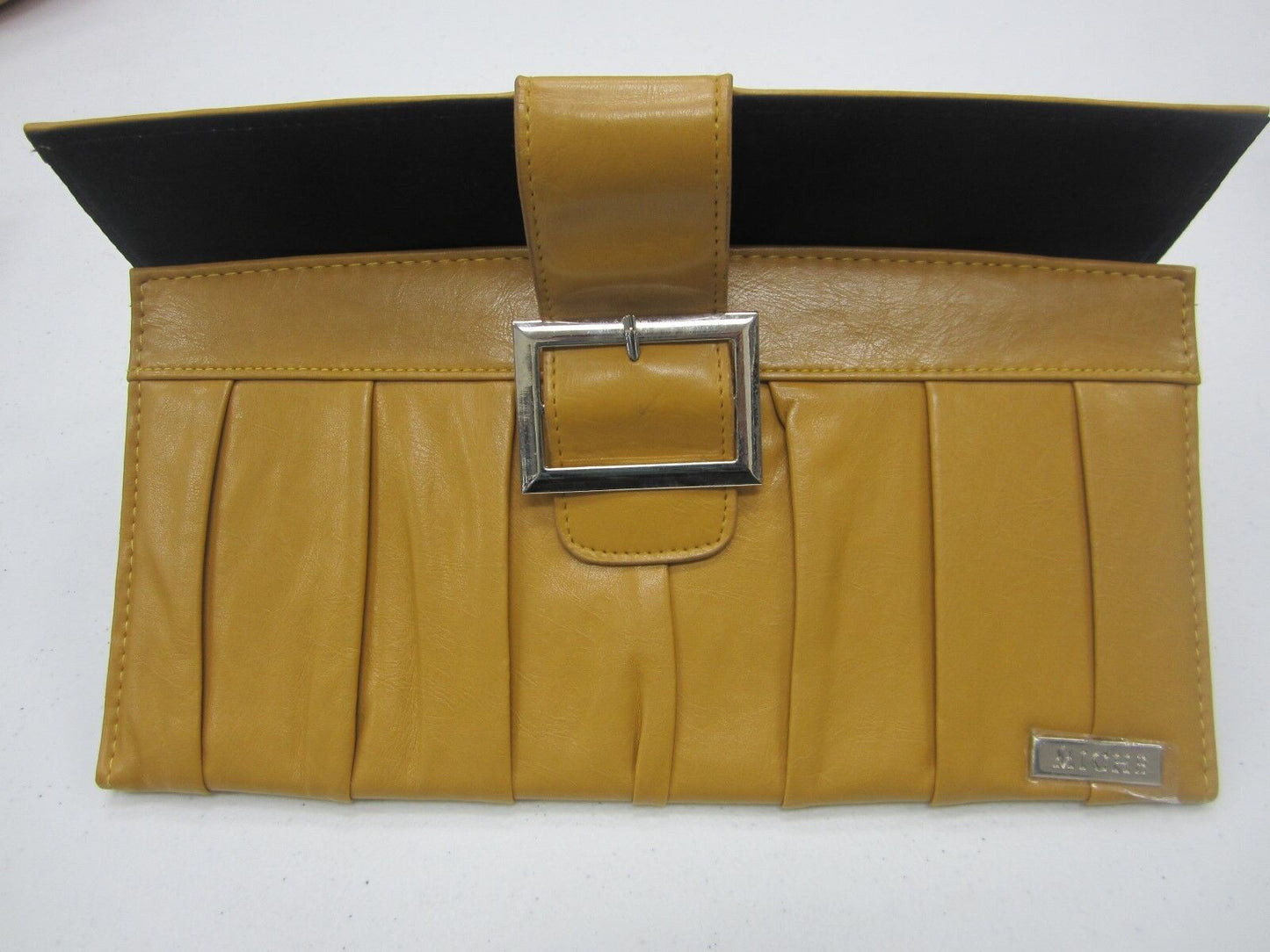NWOT MICHE - Classic Outer Shell Tan With Silver Buckle Magnet Closure