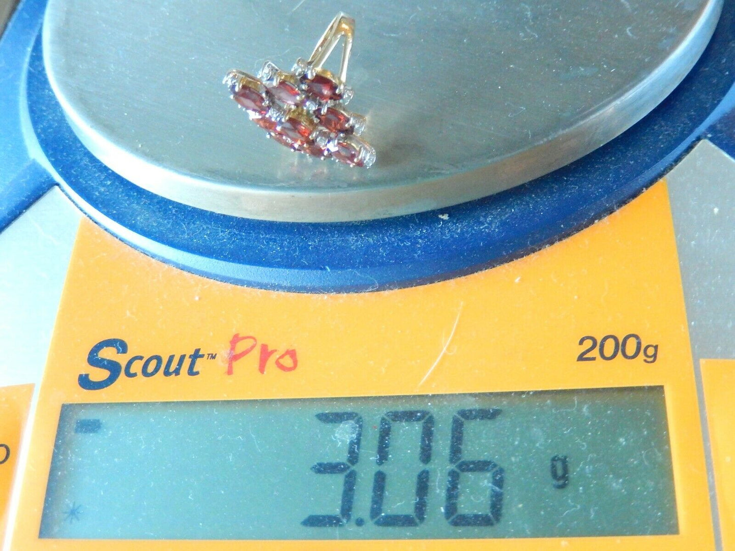 *VINTAGE* 14K Yellow Gold Stunning Red Garnet & Diamond Accent Ring Size 4.25