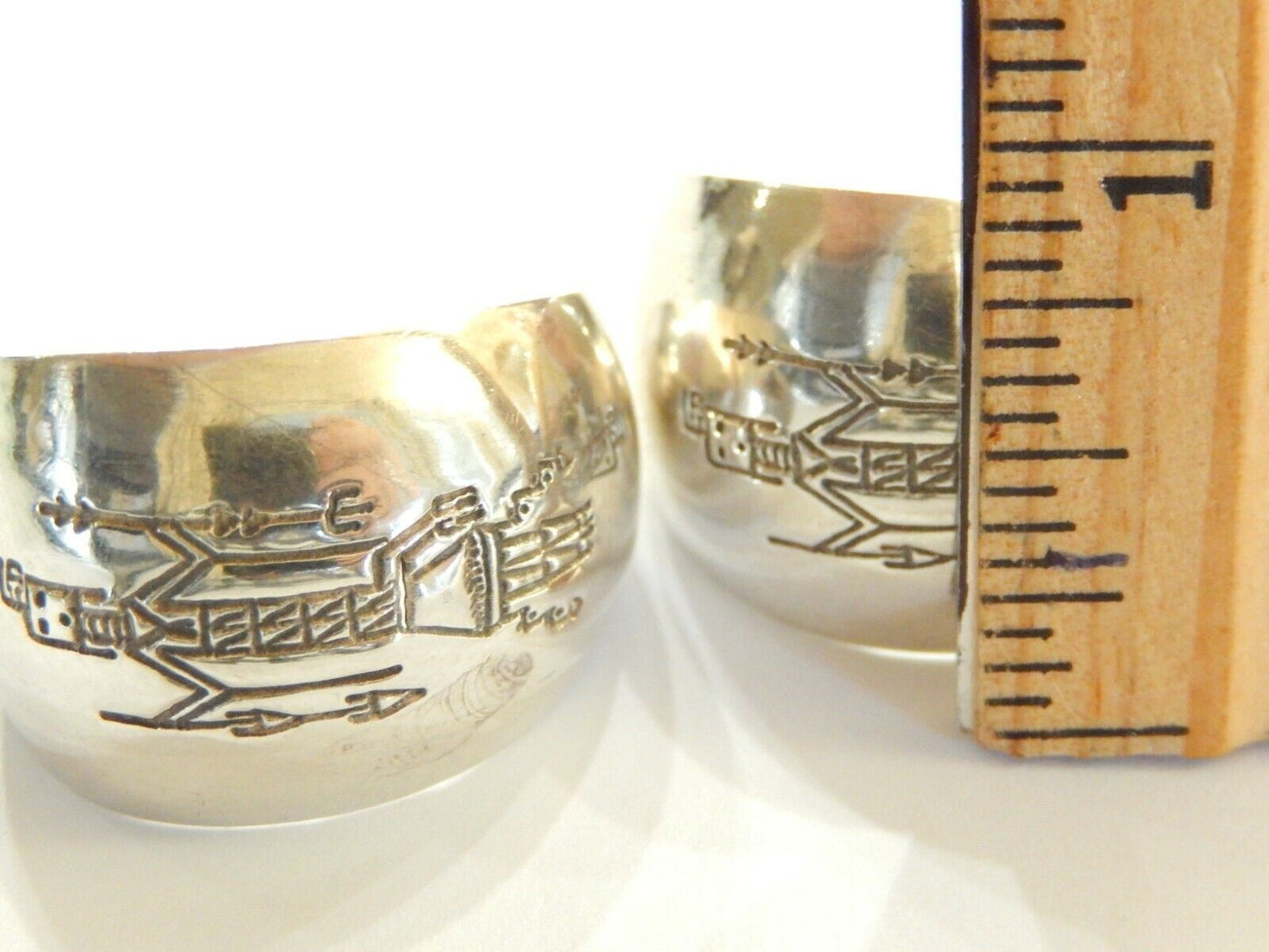 *VINTAGE* Native American  Stamped Sterling Silver 7/8" Wide 3/4 Hoop Earrings