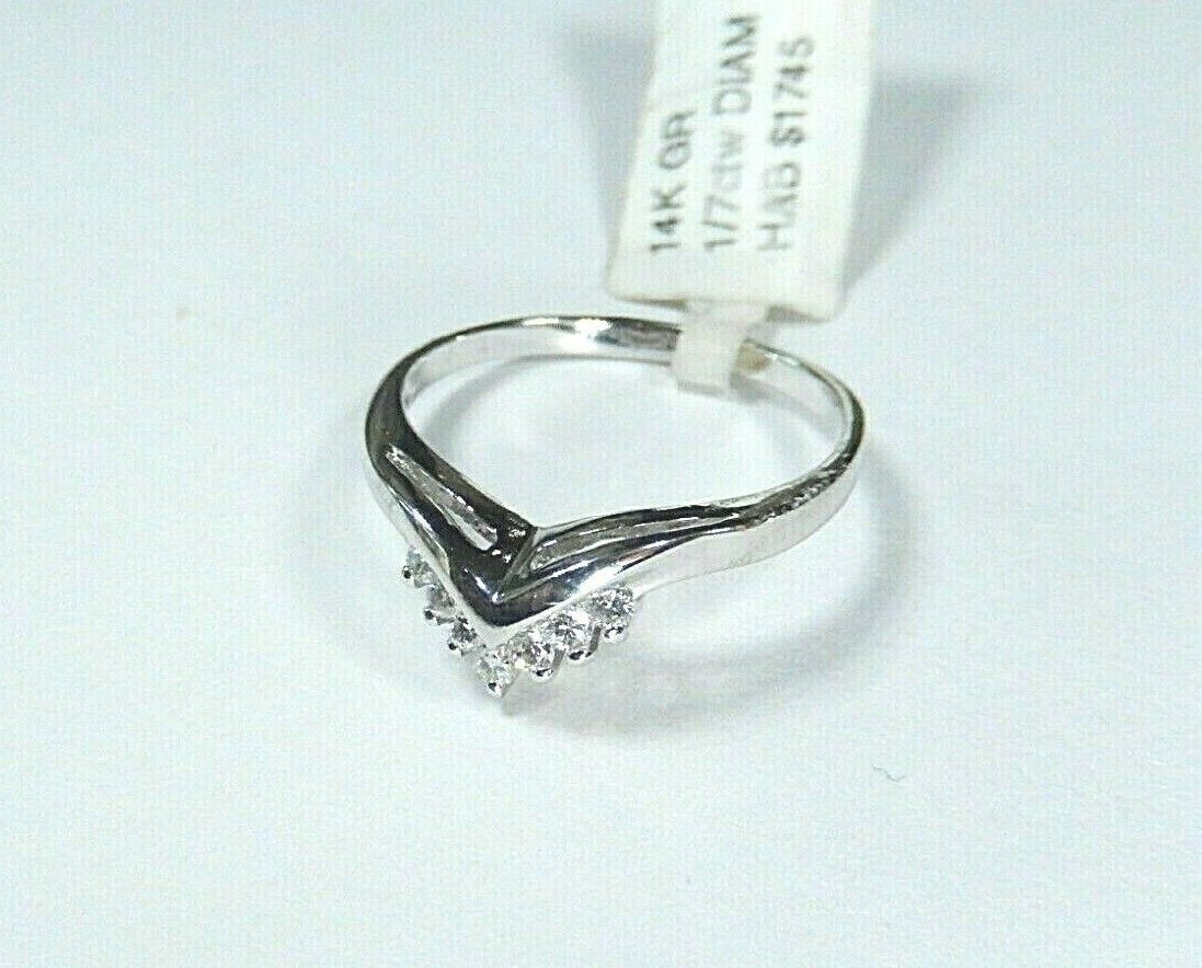 *NWT* 14k White Gold and Diamond  Pointed Wedding Ring Band Size 6.5