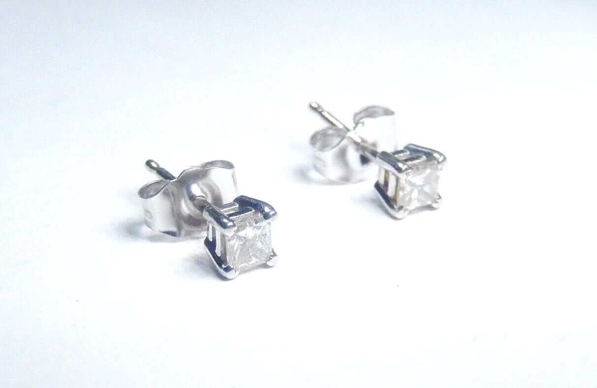 *VINTAGE*  1/5CT  Princess Cut Natural Diamond Solitaire Stud Earrings