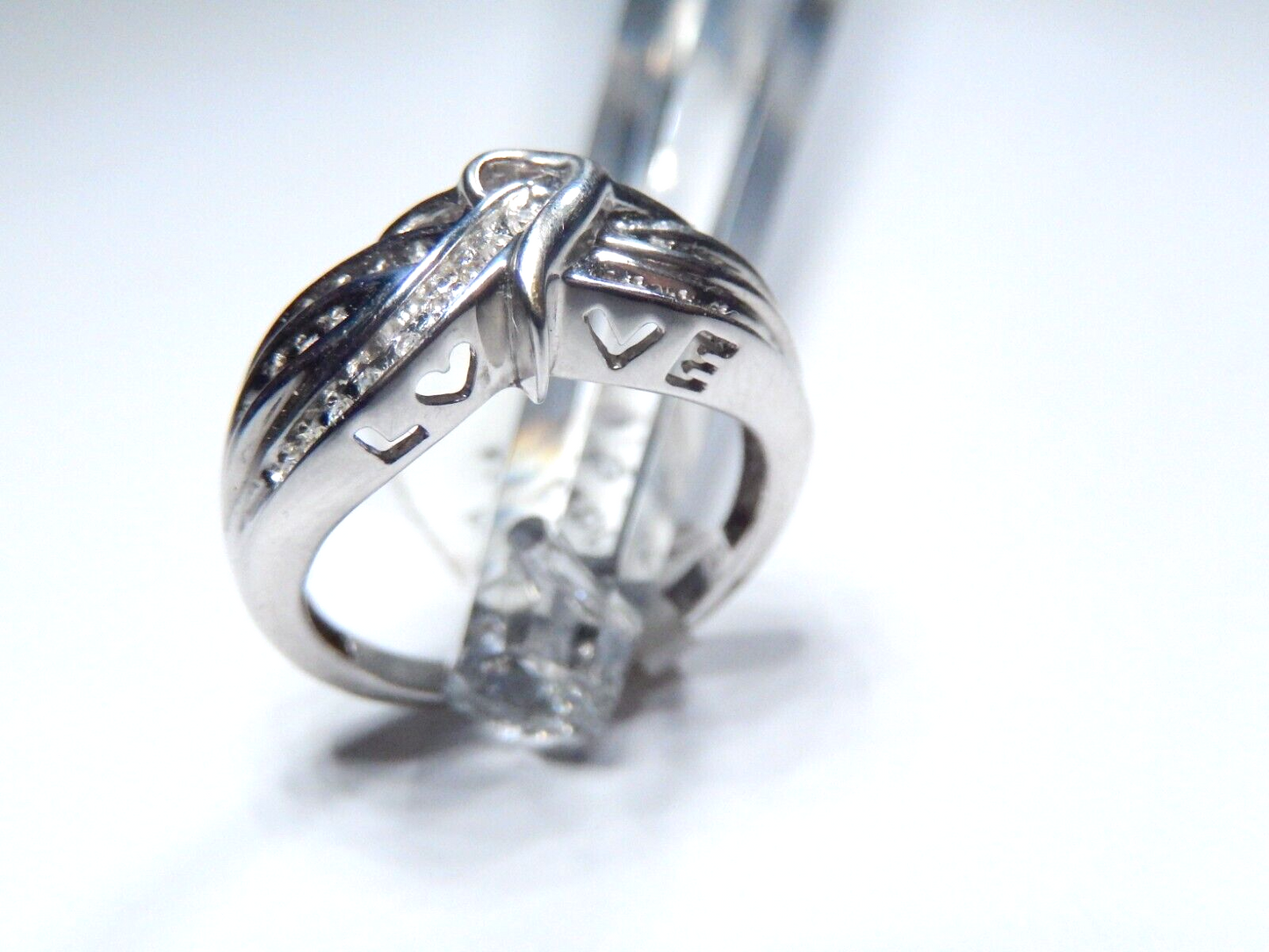 *VINTAGE* 10k White Gold  1/3 CT  Natural Diamond *LOVE* Cutout Band Size 7.5