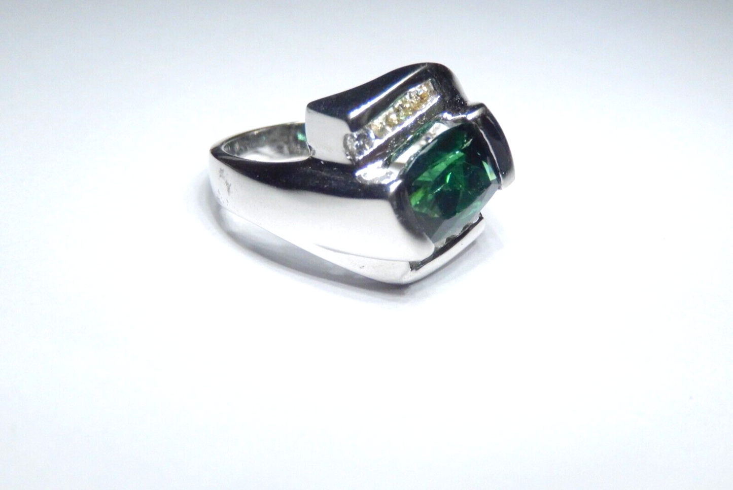 *VINTAGE*   14k White Gold  2.00CT  Emerald and Diamond Ring Size 7