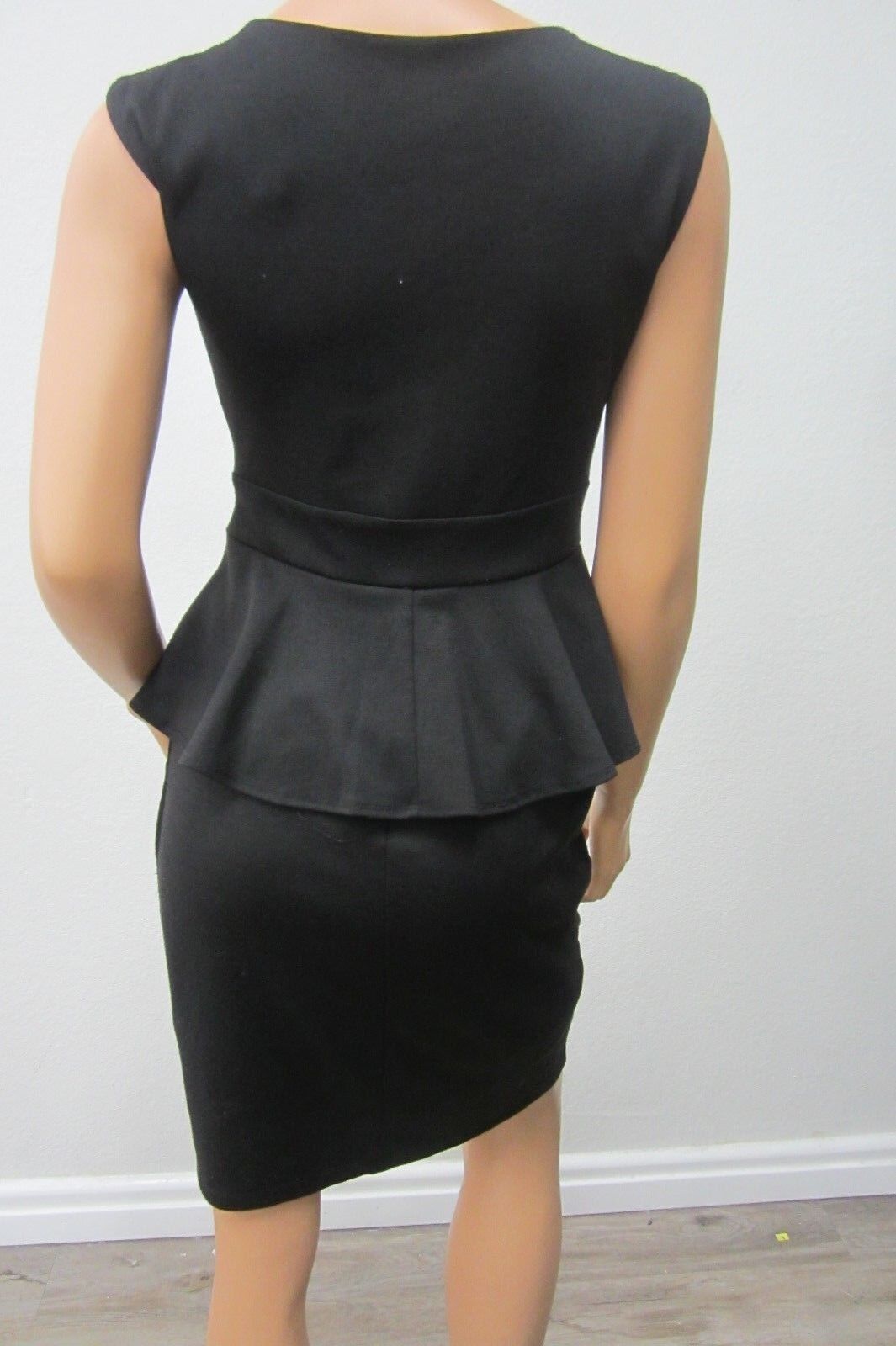 VERY NICE Ladies Valerie Bertinelli Beautiful Black Designer Dress Size 6