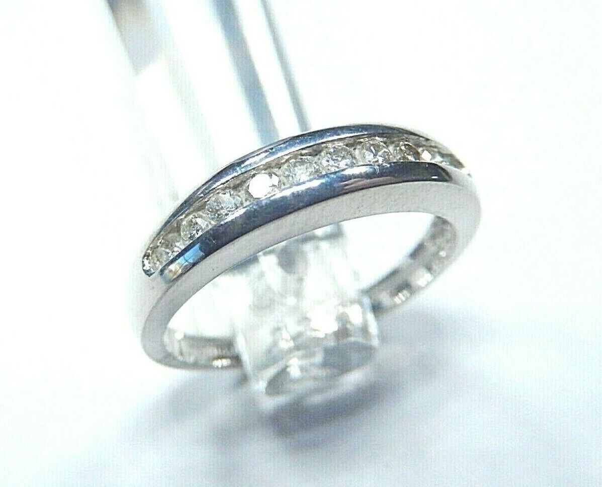 *NWT* 14k White Gold .33ct Natural VS Diamond 3.75mm Band Ring Size 6