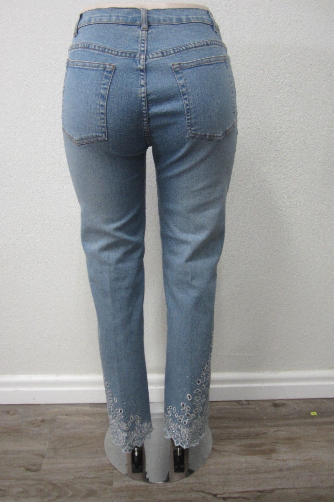 Very Vera Jeans Peek-a-Boo Holes Leg Embellished Jewels Size 6 x L31"