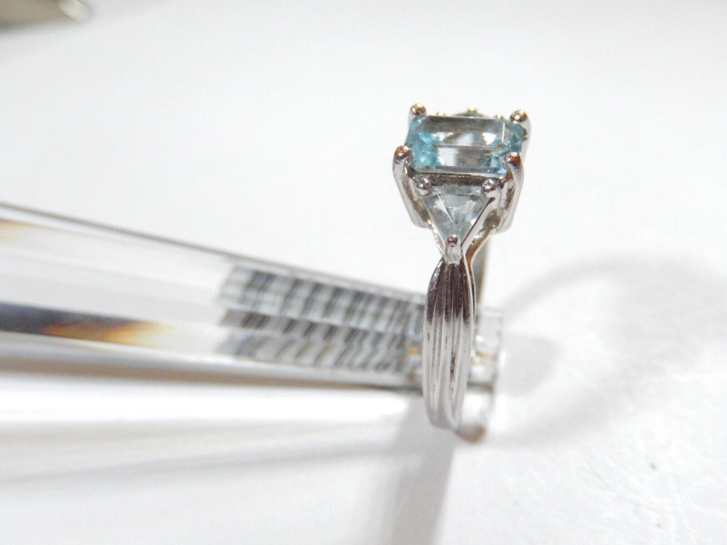 *VINTAGE*   Sterling Silver 1.75 CT Swiss Blue Topaz Three Stone Ring Sz 7.75