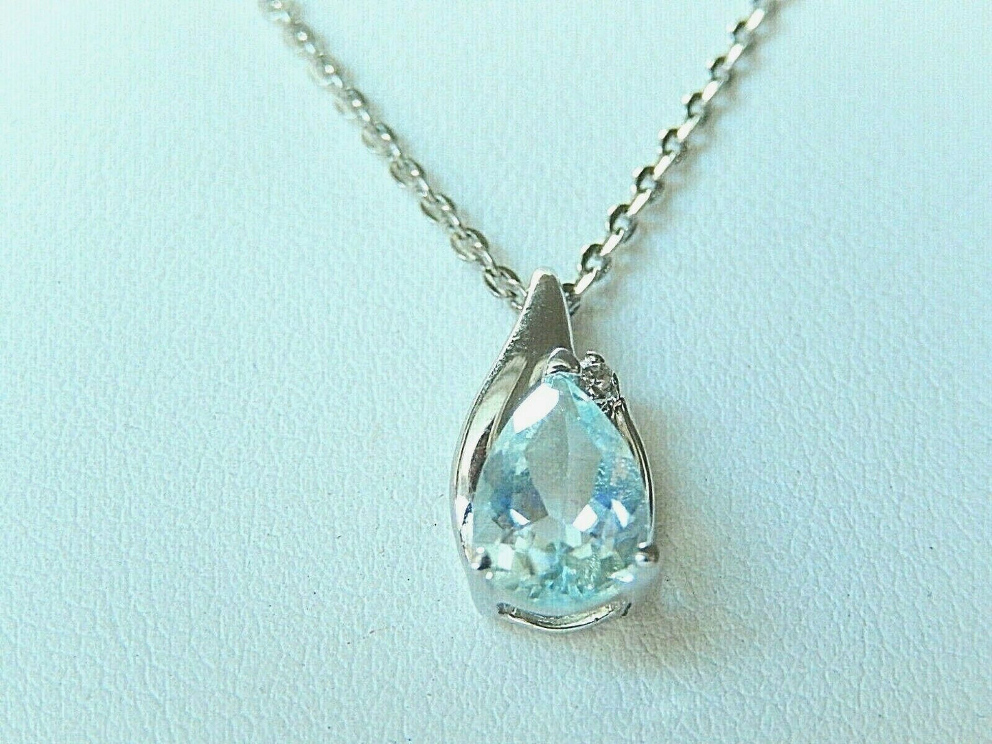 NEW 10K White Gold 1.25 CTPear Shape Blue Topaz And Diamond Pendant w/18" Chain