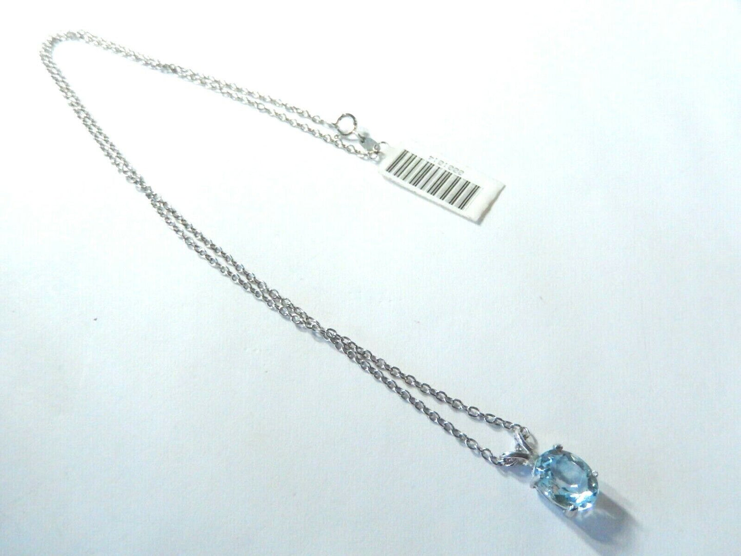 *NWT* 10K White Gold 2.75CT Oval Cut Blue Topaz Solitaire Pendant  w/18" Chain