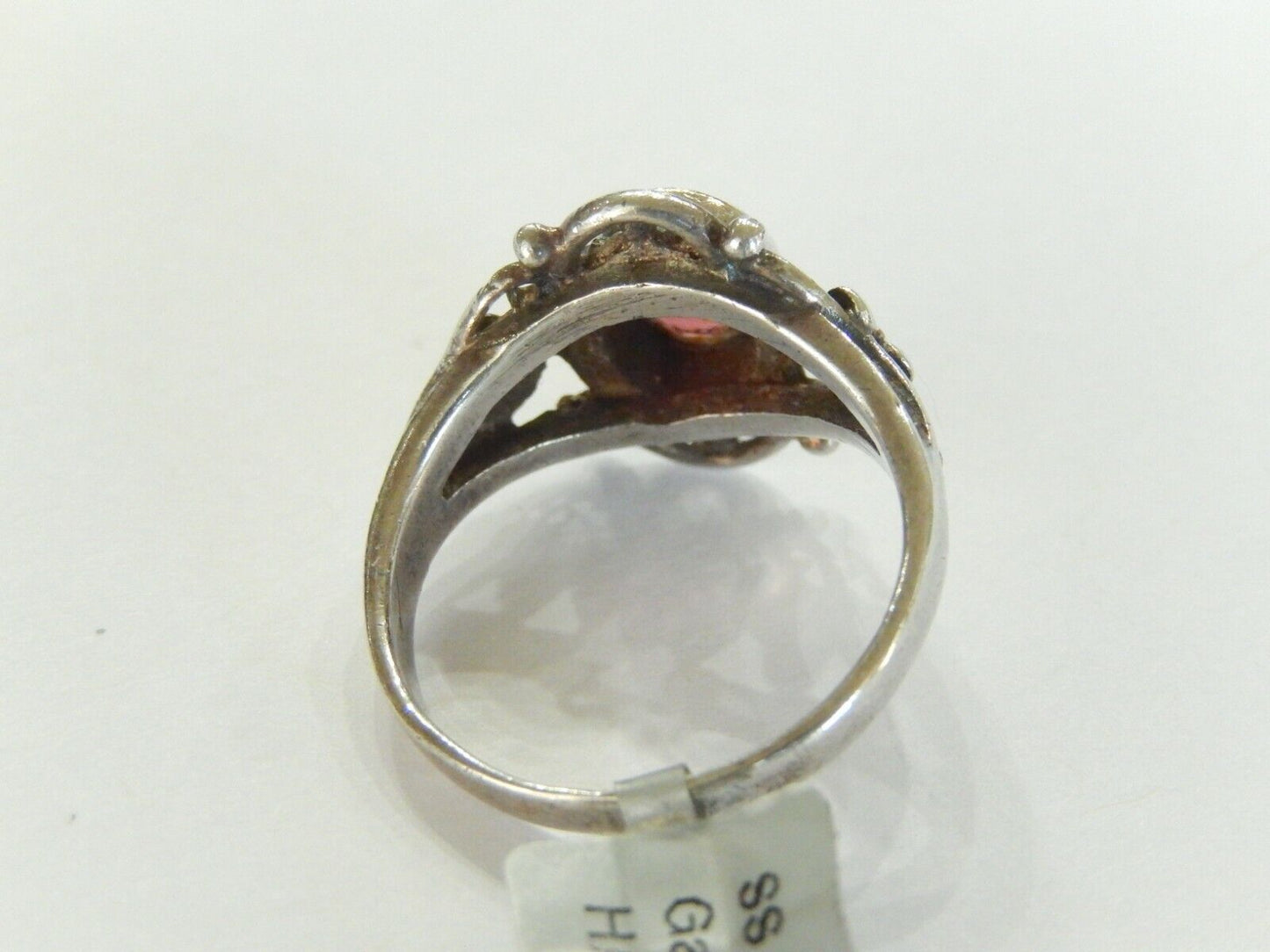 *VINTAGE*  Sterling Silver 925  Antique Style Garnet Ring Size 8.25