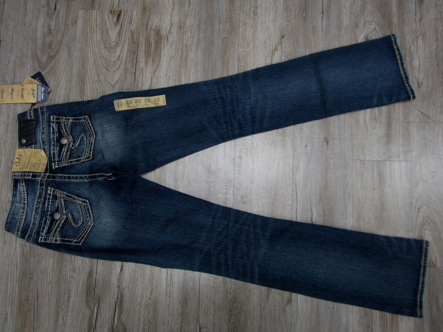 NWT SILVER Suki Mid Rise Slim Boot Medium Dark Wash Fluid Denim Jeans 25 x 33