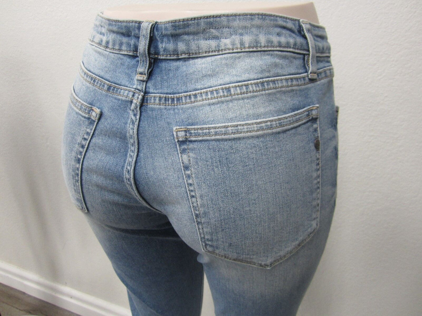 NWT Miss Me Medium Blue  Mid Rise Skinny Jeans M1001S15 Size 27 X 29 Super Cute