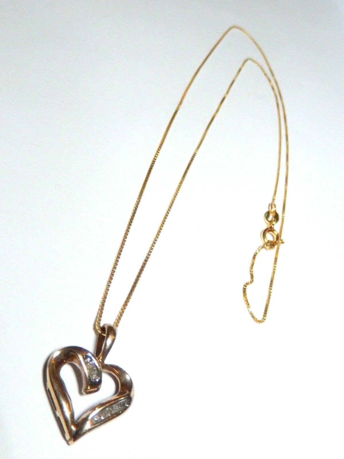 *VINTAGE* 10K YELLOW GOLD OPEN HEART BAGUETTE DIAMOND CLASSIC PENDANT w/18"Chain