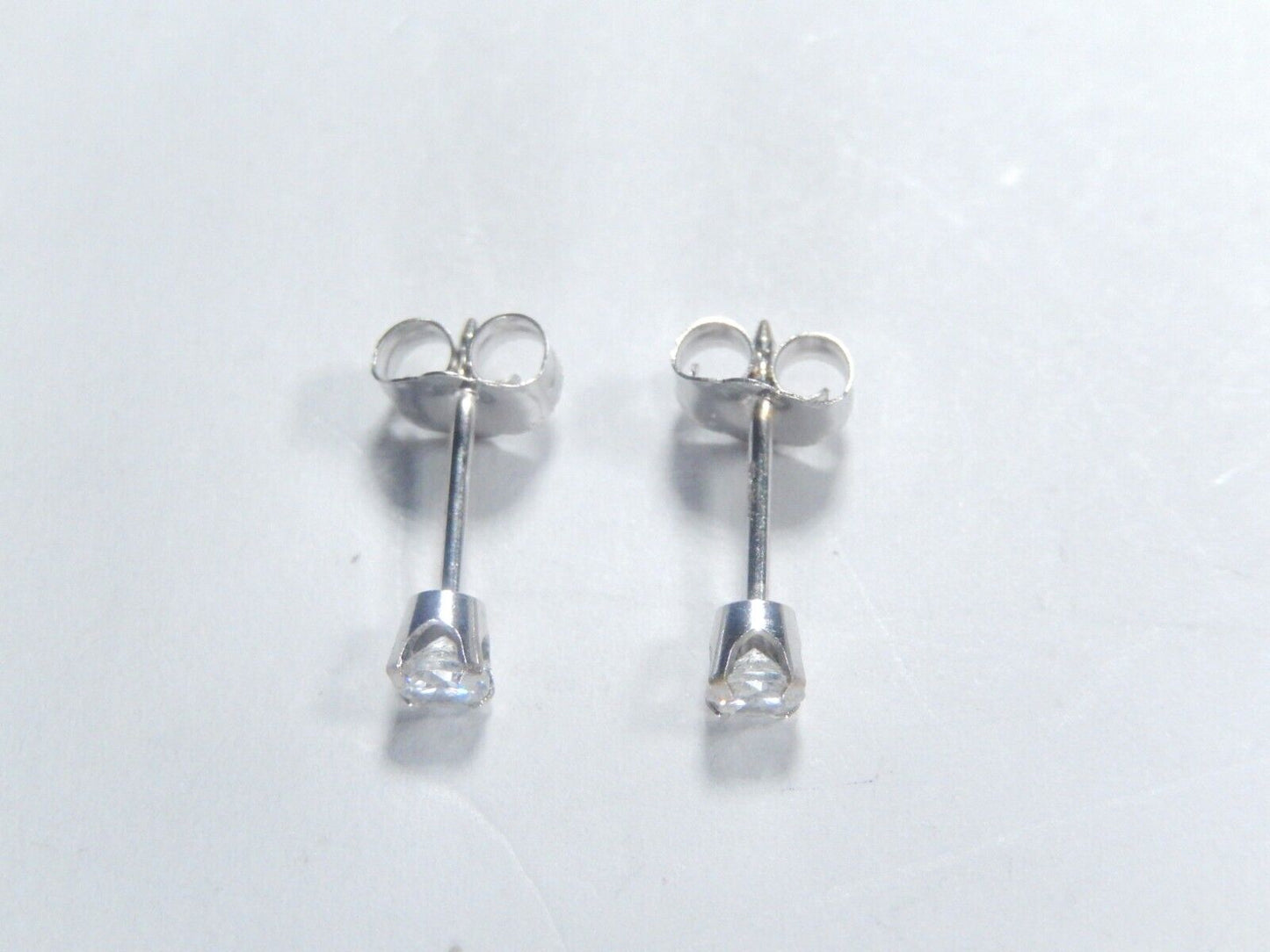 *VINTAGE*  1/5CT  Round Cut Natural Diamond Solitaire Stud Earrings