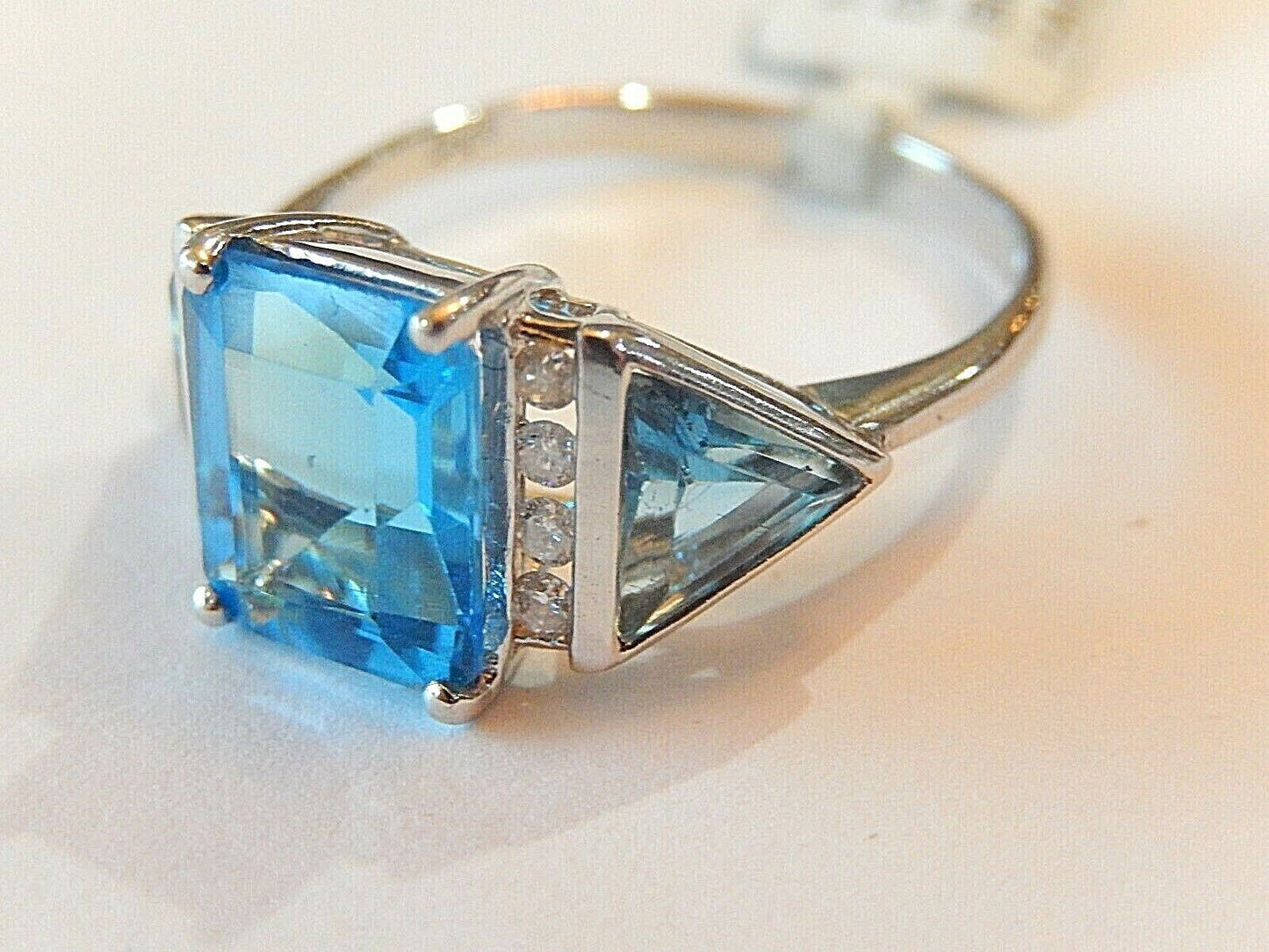 *STUNNING*  14K White Gold 4.50 Ct  Blue Topaz & Diamond 3 Stone  Ring Sz 9.5