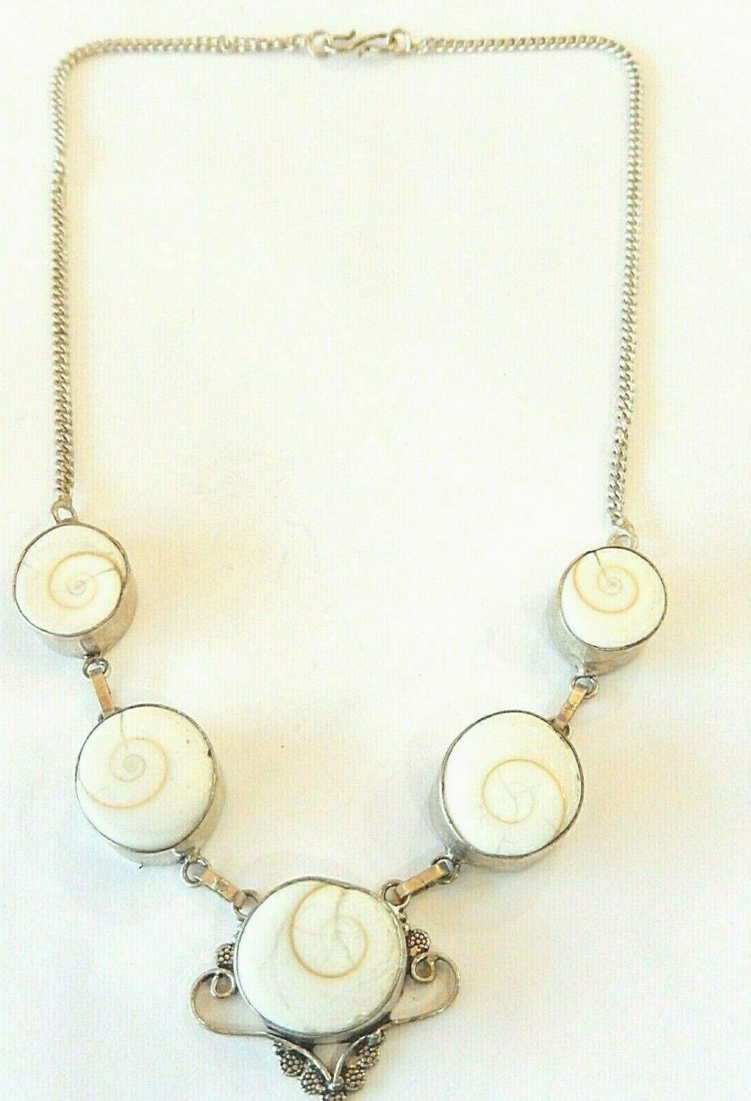 *VINTAGE*  Southwest Native American Sterling Silver White  Agate Necklace 20"