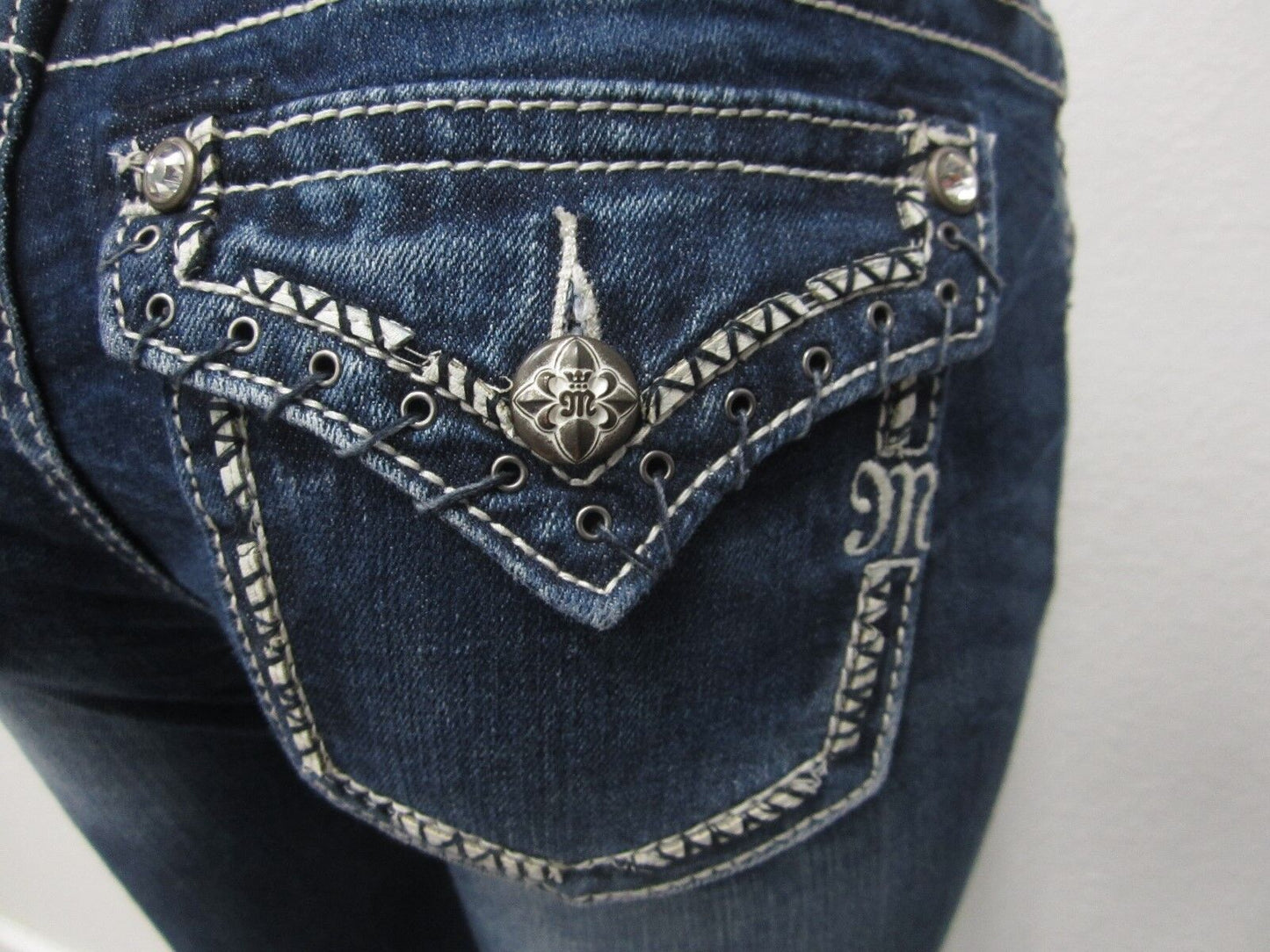 NWT Miss Me Jeans MP7273T Mid Rise Straight Med Blue Jeans Size 24 x 33.5