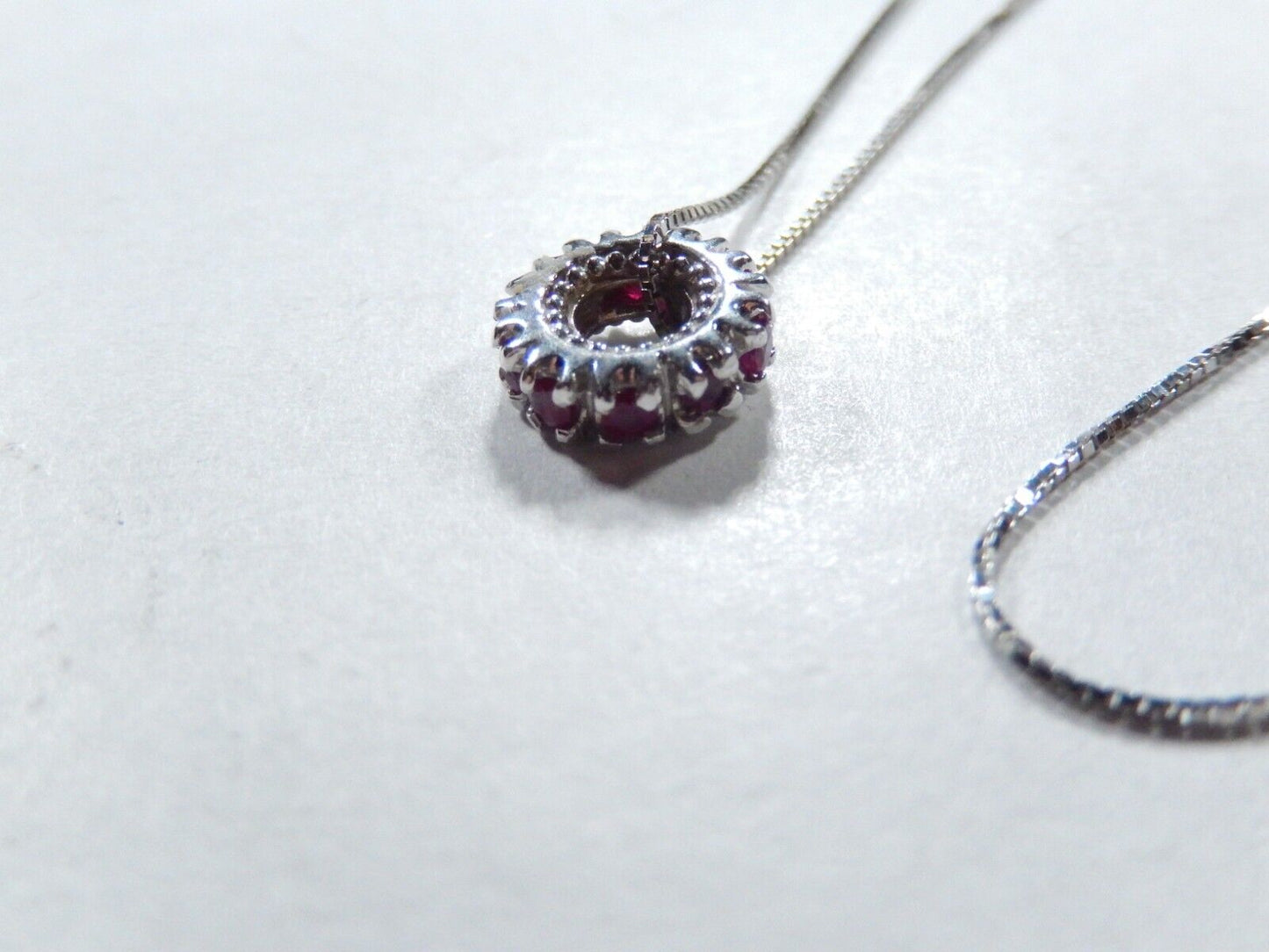 *VINTAGE*14k White Gold Natural Ruby Gemstone Roundel Circle Necklace w/18"chain