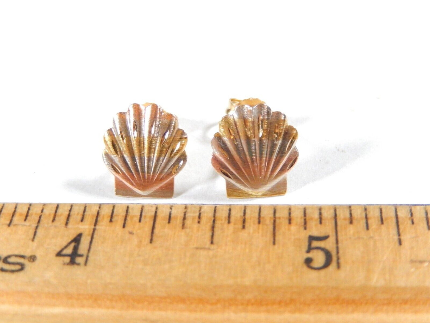 *NWT*  14K Tricolor Diamond-Cut Seashell Shell Earrings