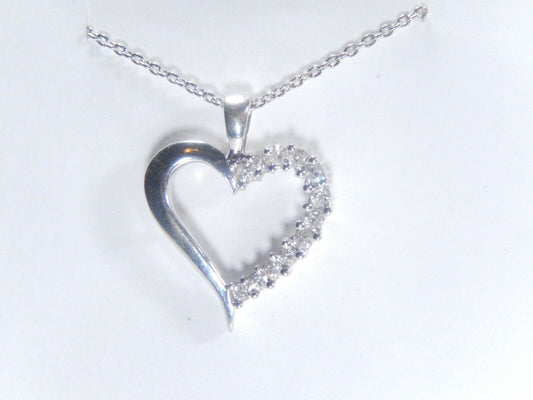 14K White Gold .25 tcw Natural Diamond Heart Pendant w/14K 20" Chain