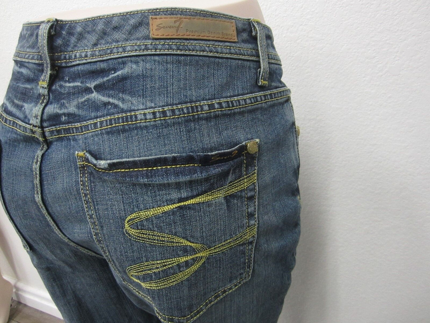 VERY NICE Women Seven7 Classic Flare Stretch Denim Mid Rise Jeans Sz 16 x L31
