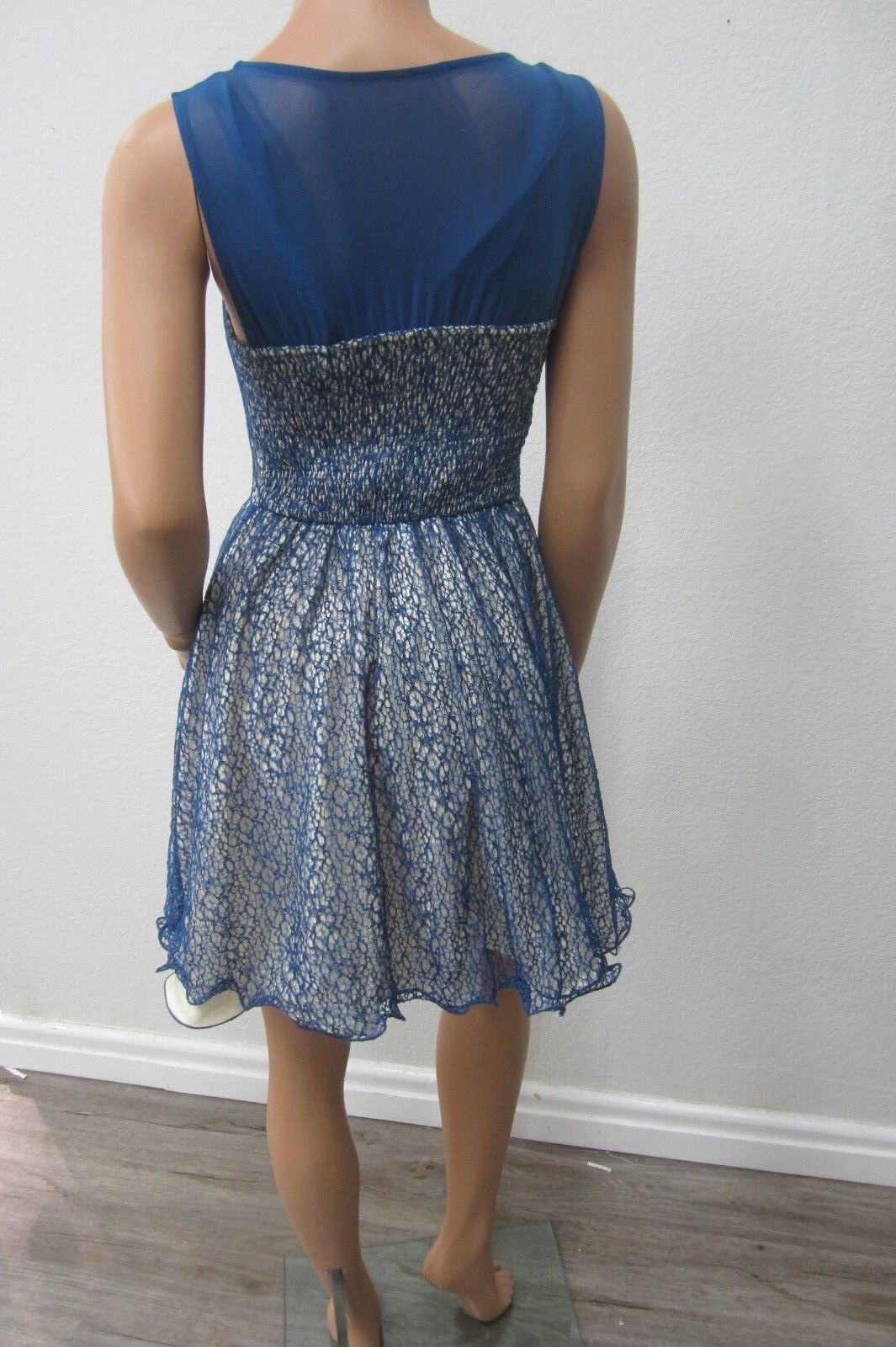 *MINT*  Chi Chi London Exquisite Elegance Lace Dress Navy/Ivory Sleeveless Sz 4