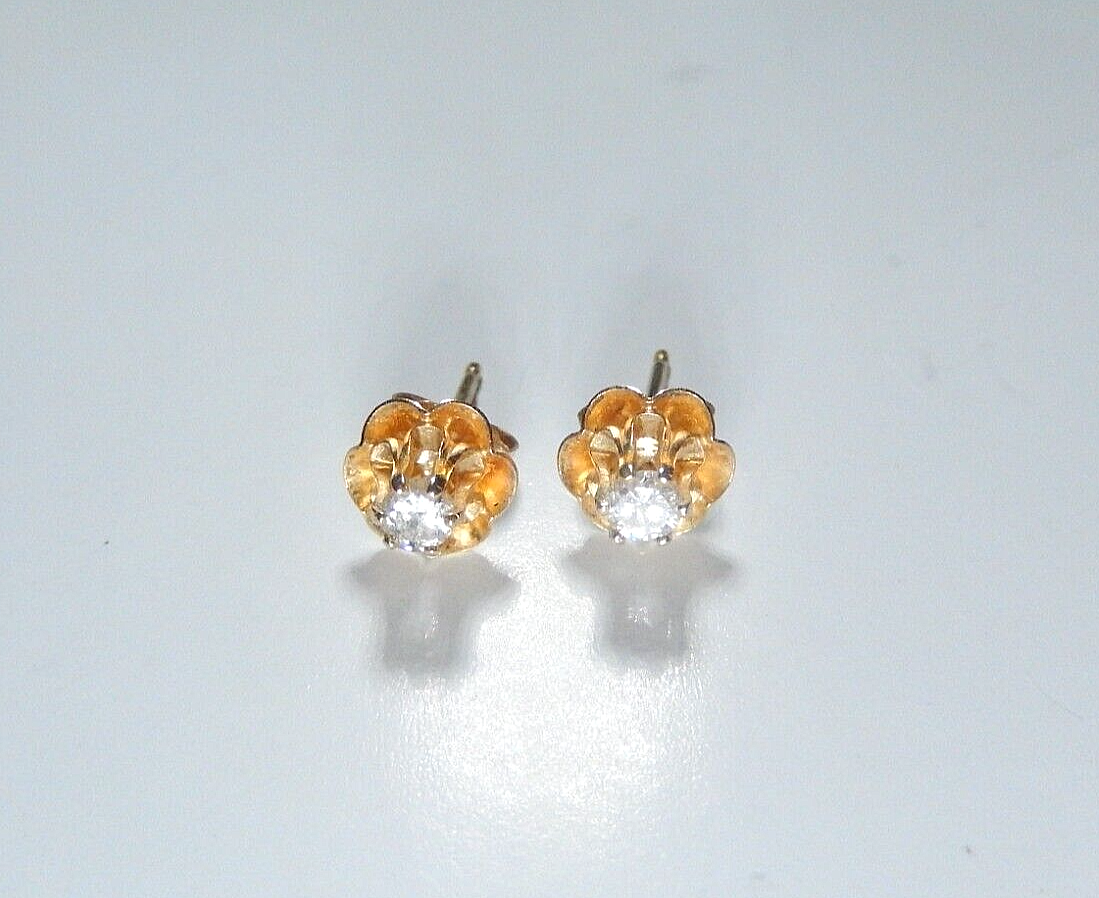 *VINTAGE*   14K Solid Yellow Gold .25CT NATURAL DIAMOND Buttercup Earrings