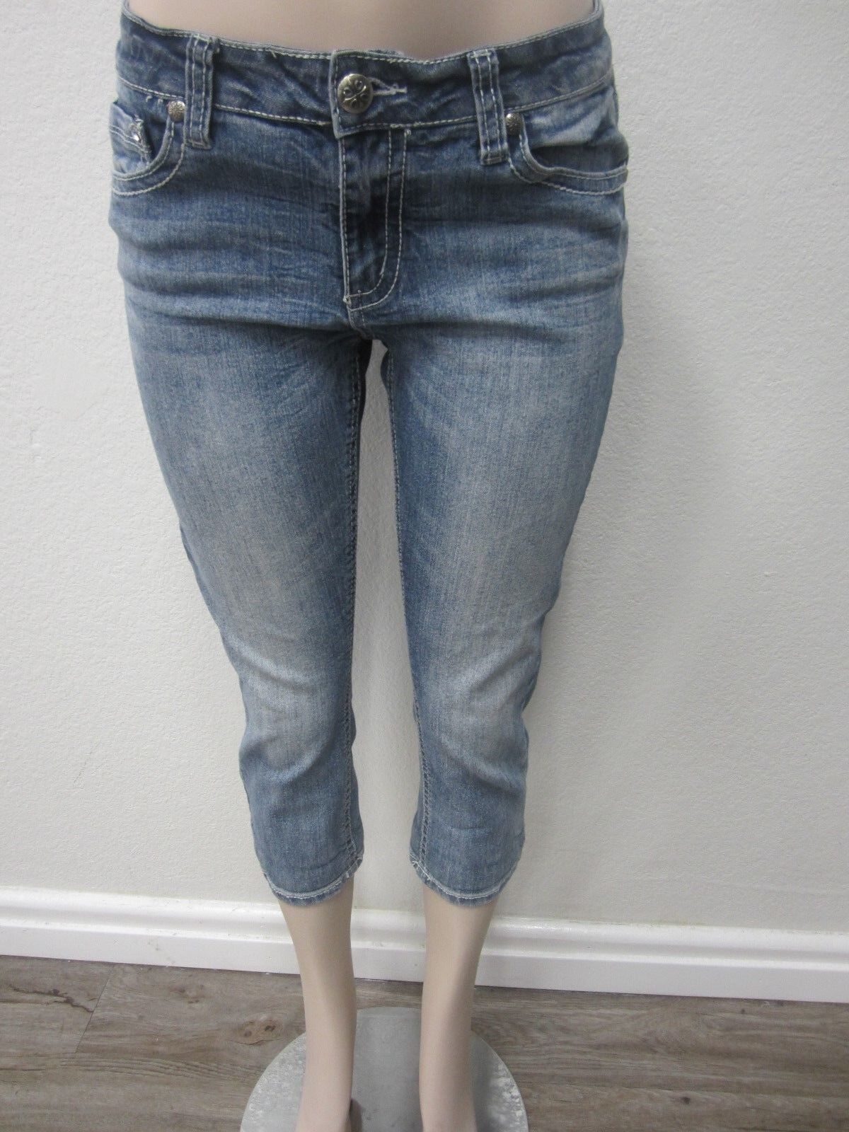 NICE WOMENS ND WEEKEND STRETCH CAPRI JEANS SIZE 10 x 22L