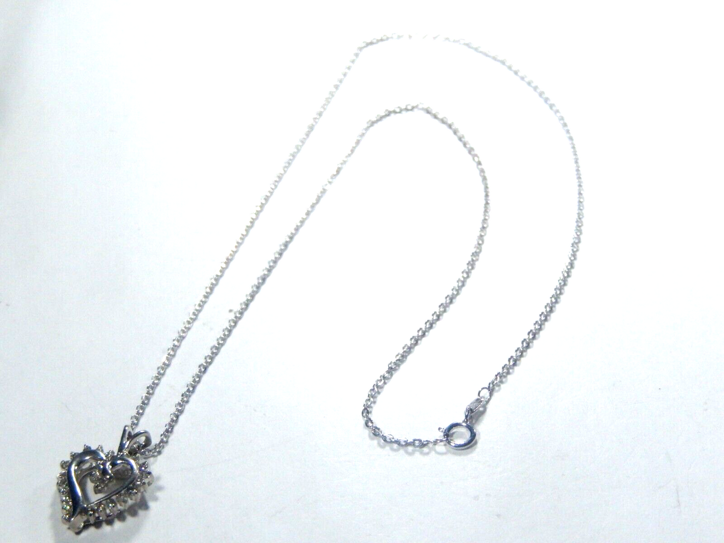 *VINTAGE*  10K White Gold 1/4CT 25 Diamond Heart Pendant w/18"chain
