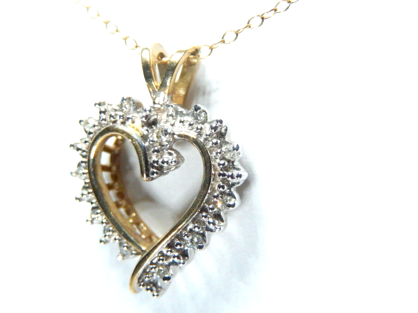 *VINTAGE* 10K Yellow Gold ~1/10CTW Diamond Heart Shaped Pendant Necklace 18" Ch